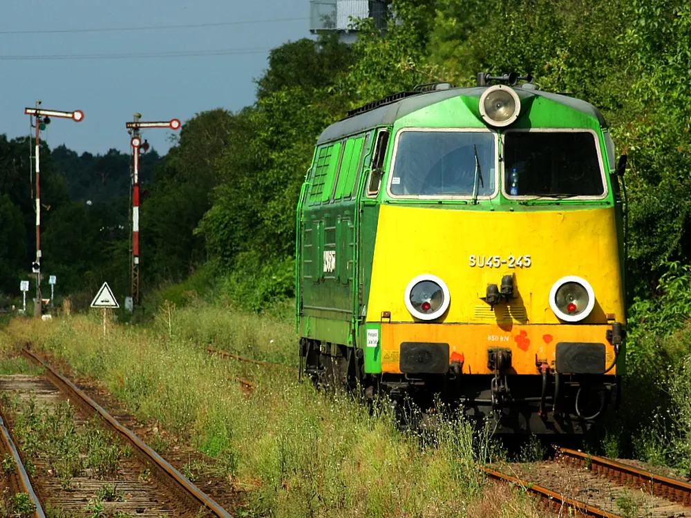 Lokomotywa spalinowa SU45 — Stęszew. Stacja, którą mijacie po drodze.